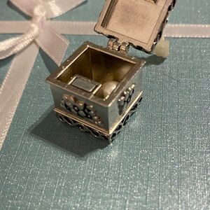 Elegant Silver Trinket Box